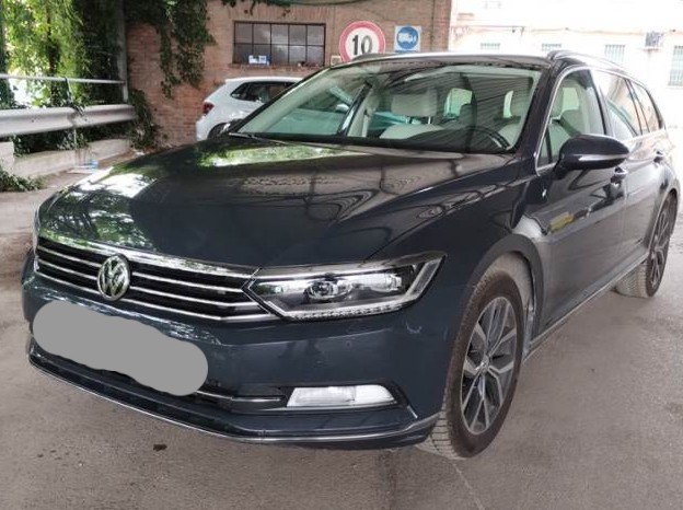  VW Passat 2,0 TDI HIGHLINE - DSG LED 17ALU 7airbag VIRTUAL NAVI