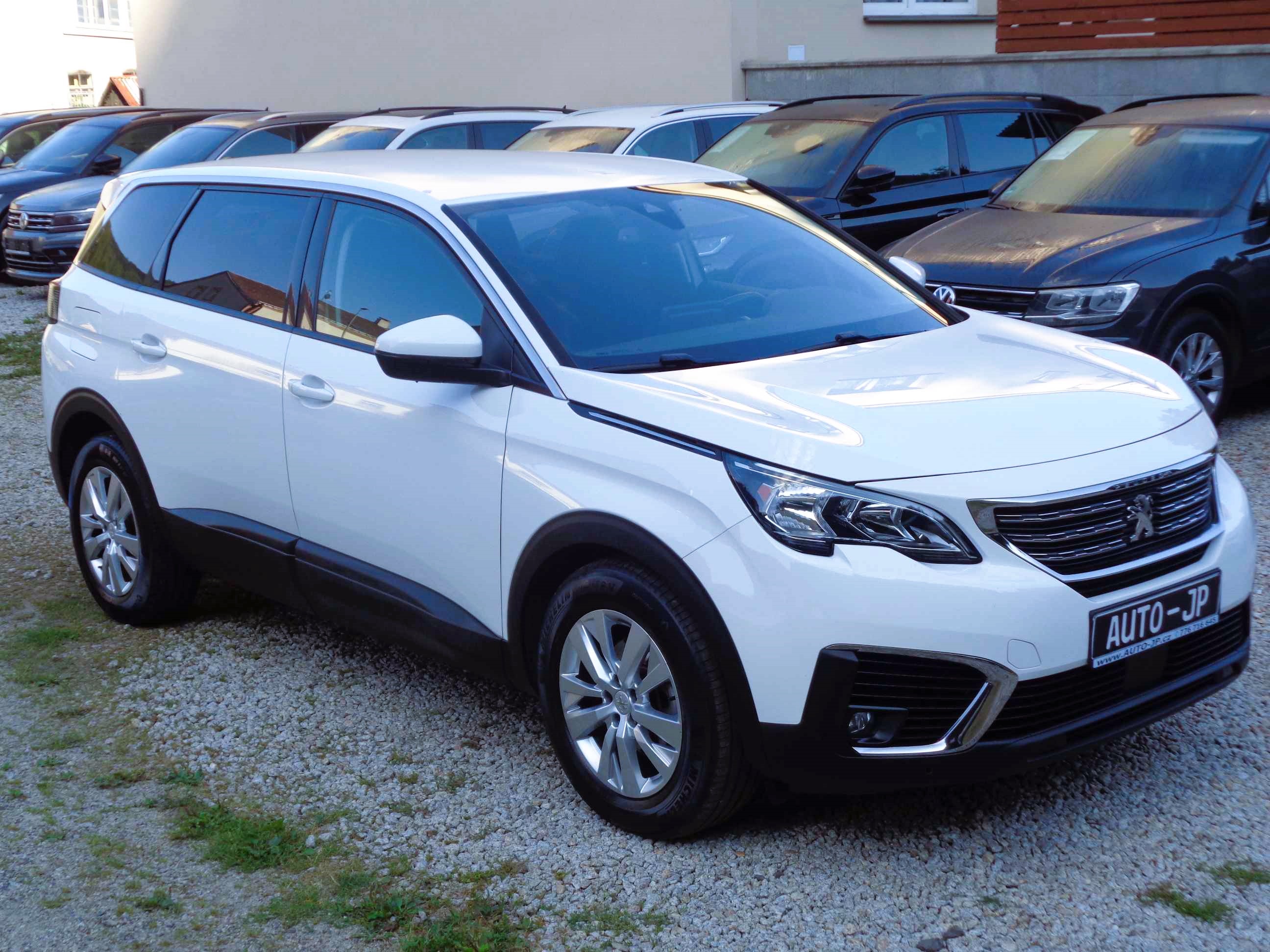  Peugeot 5008 1,2 PureTech ACTIVE - 7míst 17ALU 7airbag VIRTUAL NAVI