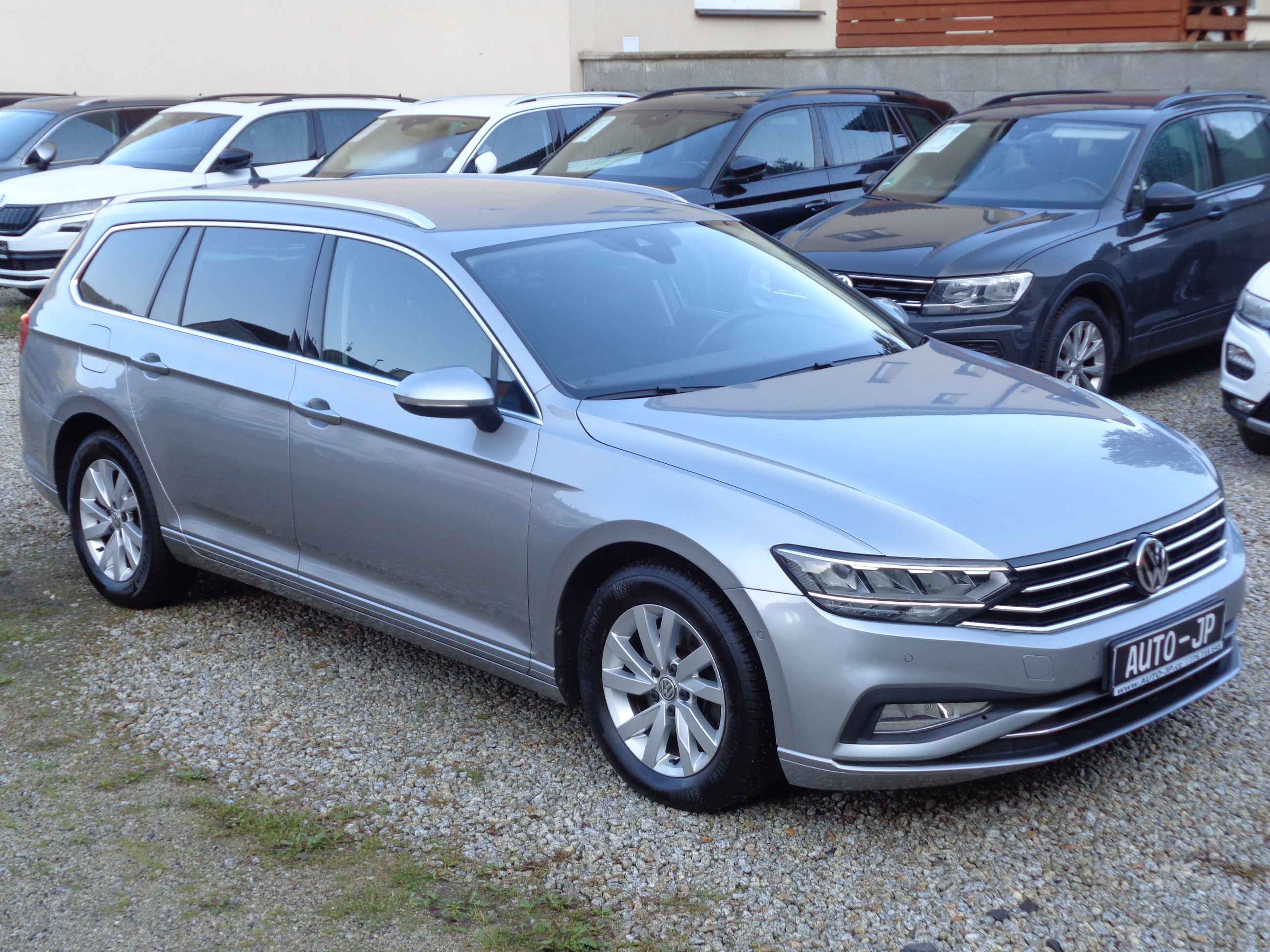  VW Passat 2,0 TDI COMFORTLINE - DSG LED ACC 16ALU 7airbag kamera NAVI